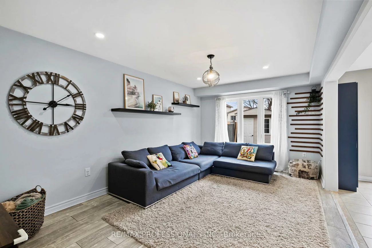 135, Professor Day, Bradford, Bradford West Gwillimbury