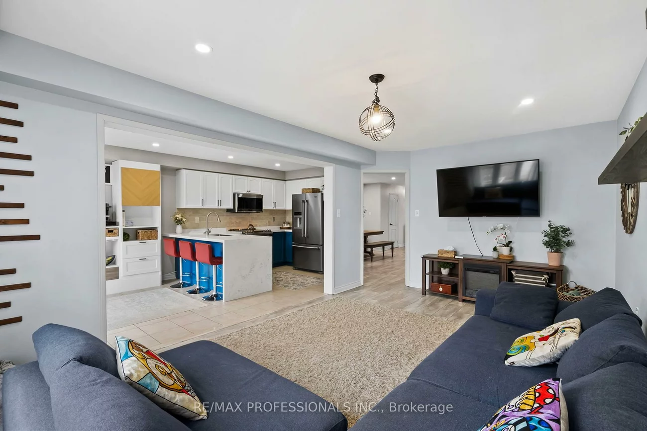 135, Professor Day, Bradford, Bradford West Gwillimbury