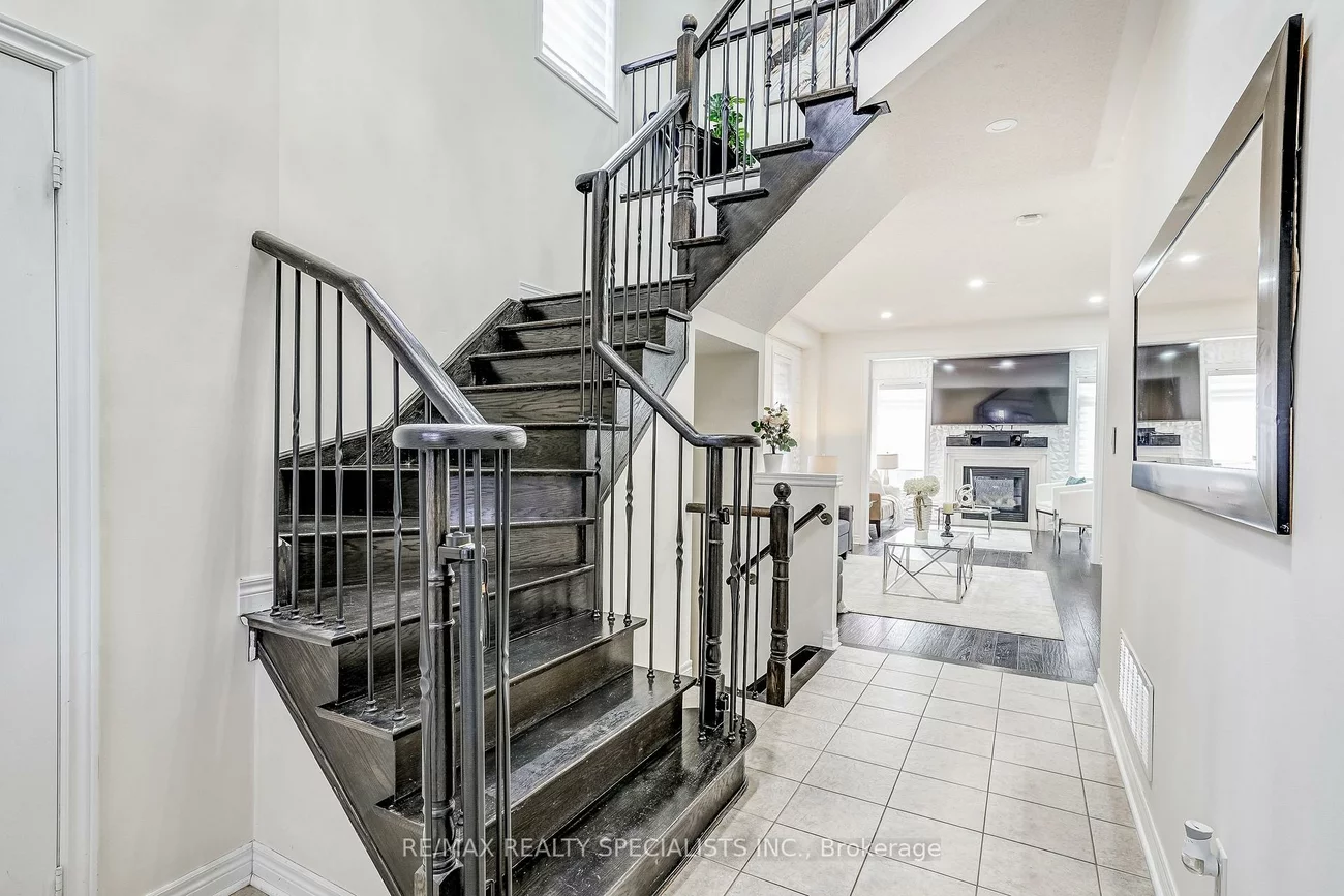 18, Rogers, Bradford, Bradford West Gwillimbury