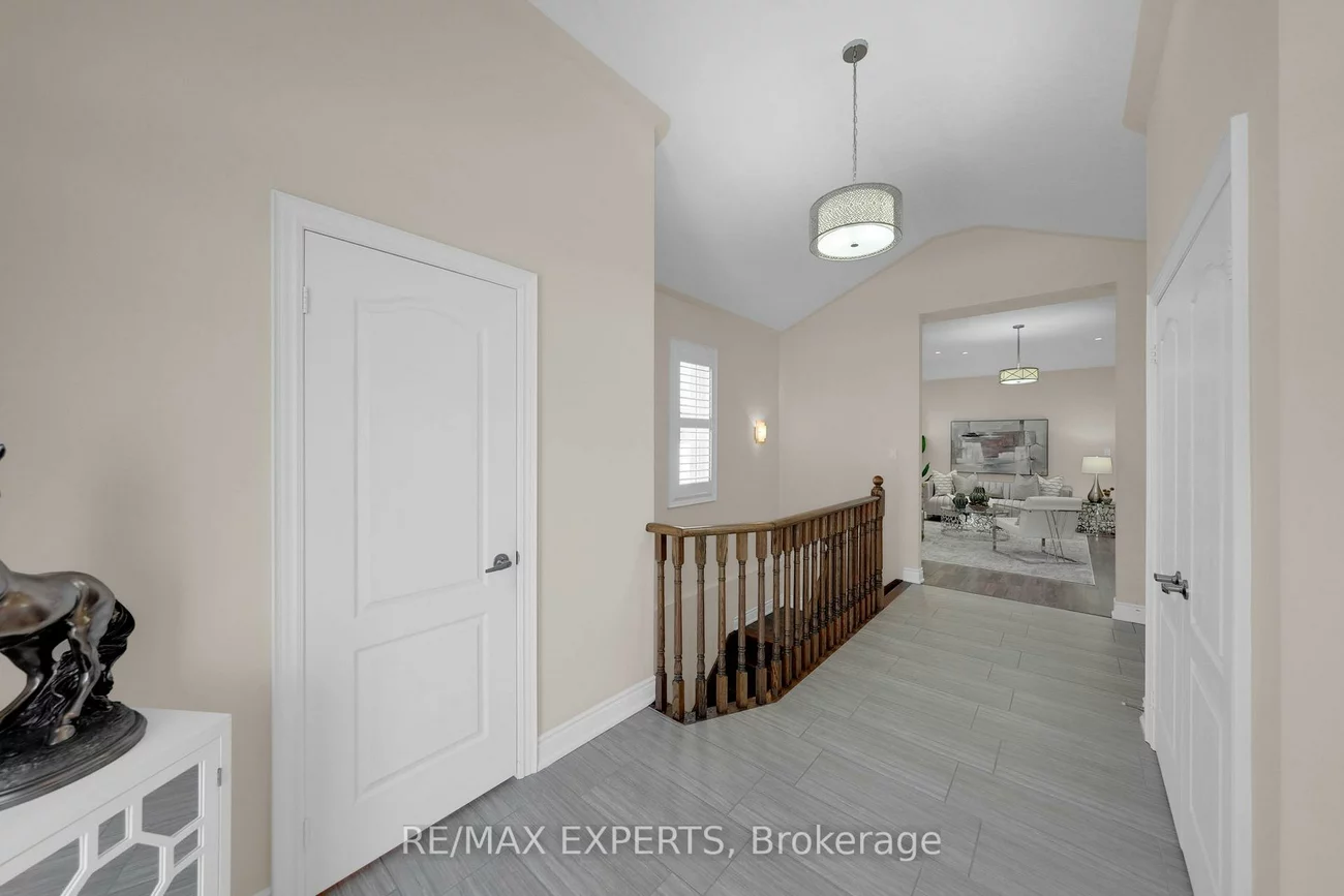 57, Hopkins, Bradford, Bradford West Gwillimbury