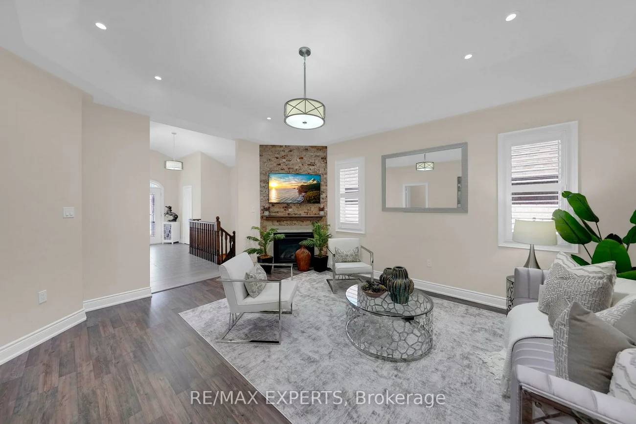 57, Hopkins, Bradford, Bradford West Gwillimbury