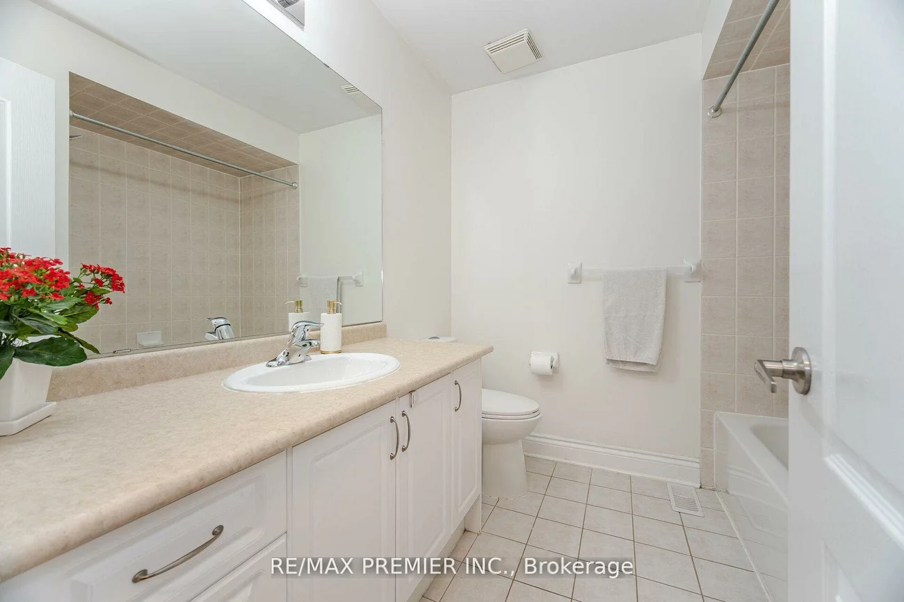 117, Professor Day, Bradford, Bradford West Gwillimbury