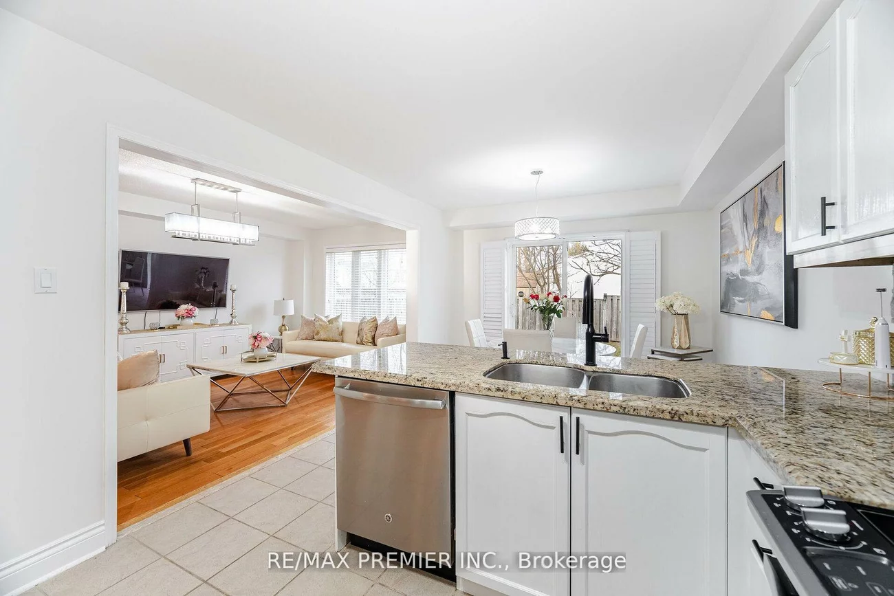 117, Professor Day, Bradford, Bradford West Gwillimbury