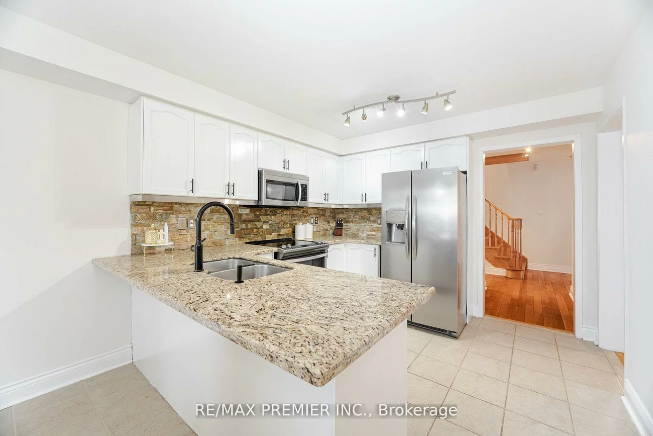 117, Professor Day, Bradford, Bradford West Gwillimbury