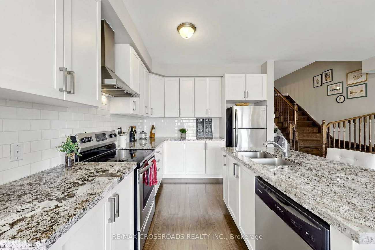 6, Angela, Bradford, Bradford West Gwillimbury