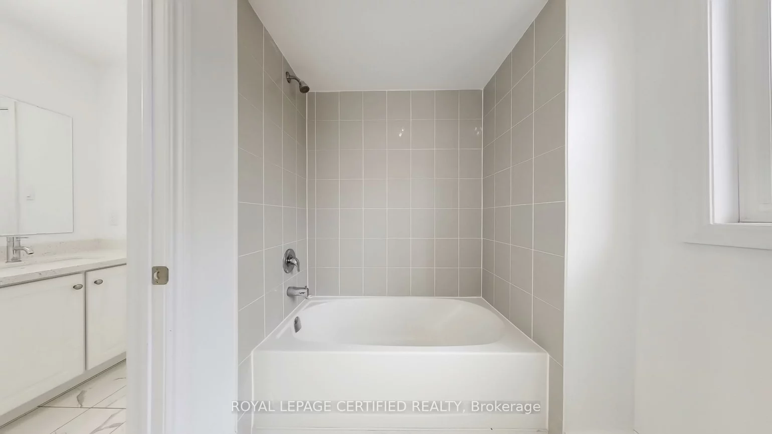 62, Heritage, Bradford, Bradford West Gwillimbury