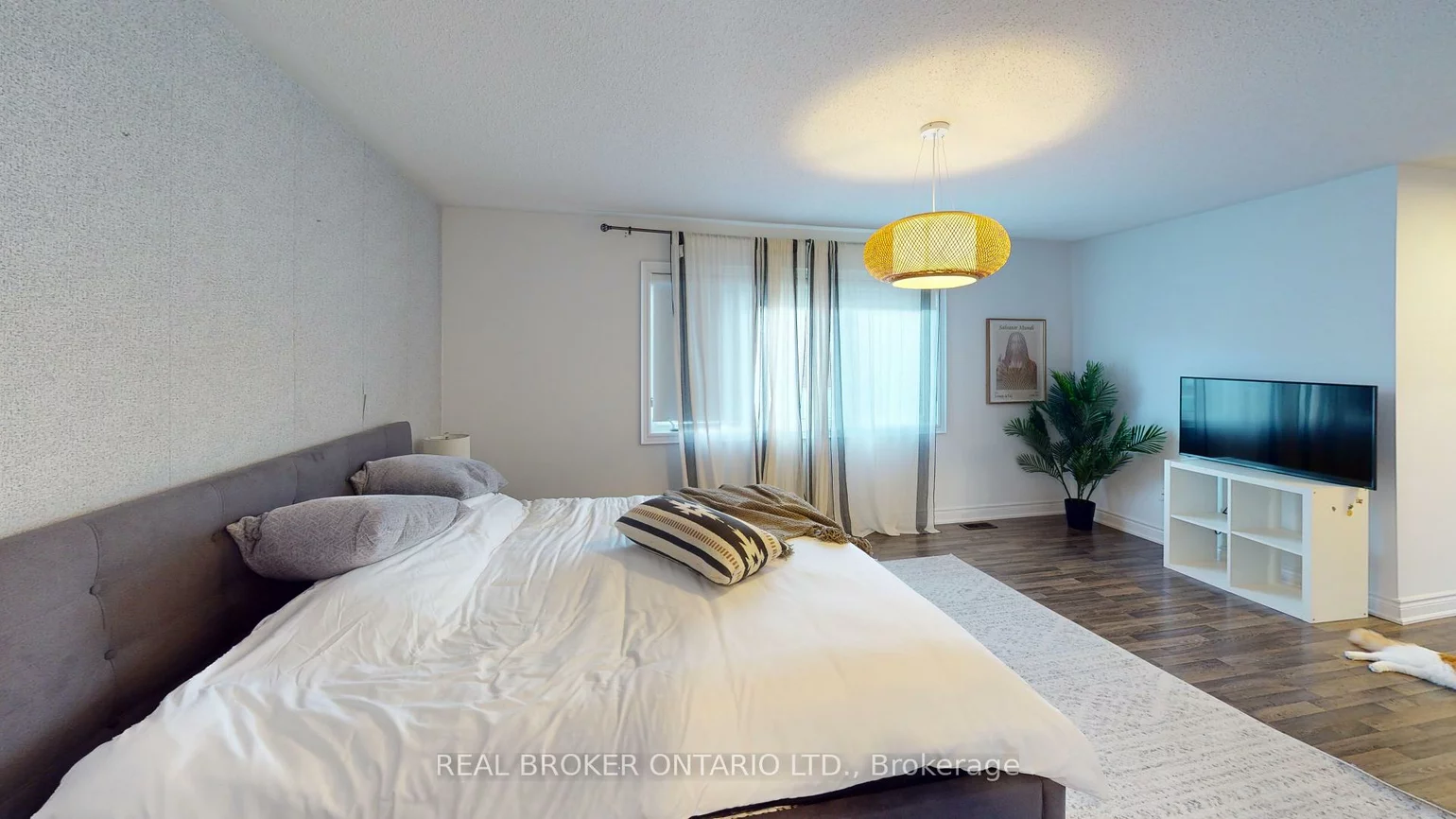 34, Kidd, Bradford, Bradford West Gwillimbury