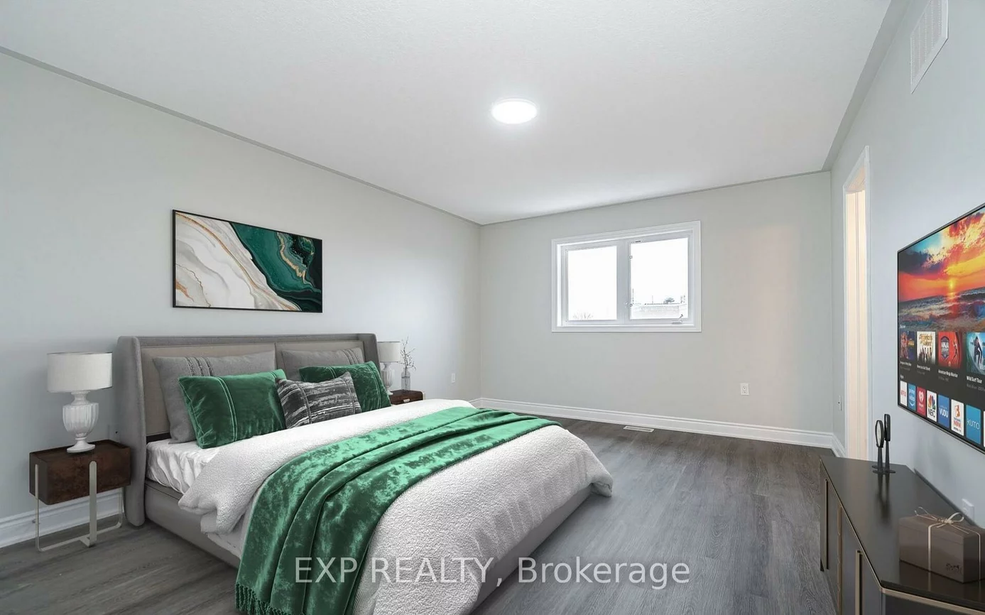 15, Lynn, Bradford, Bradford West Gwillimbury