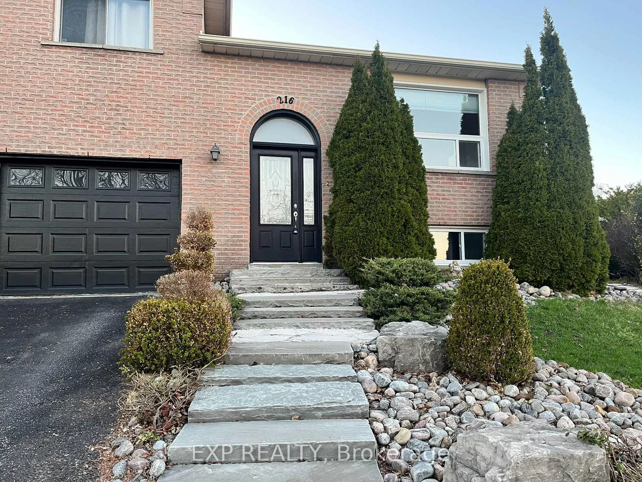 216, Colborne, Bradford, Bradford West Gwillimbury