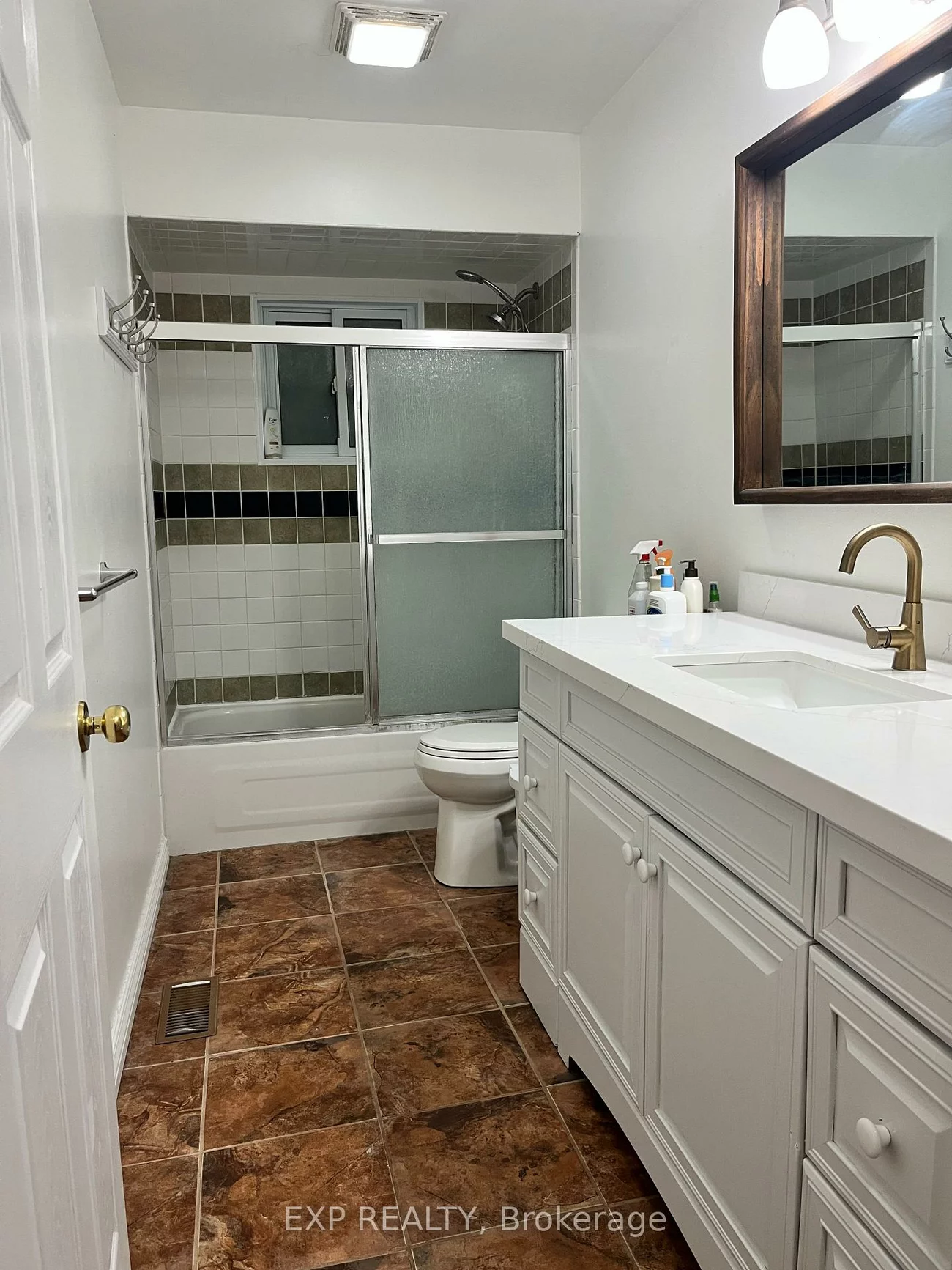 216, Colborne, Bradford, Bradford West Gwillimbury