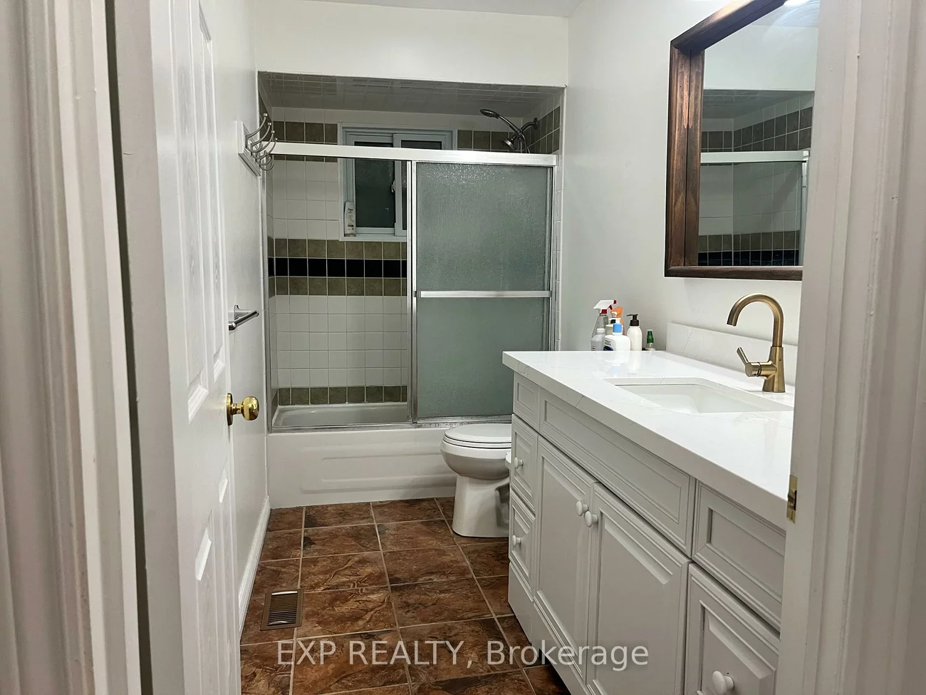 216, Colborne, Bradford, Bradford West Gwillimbury
