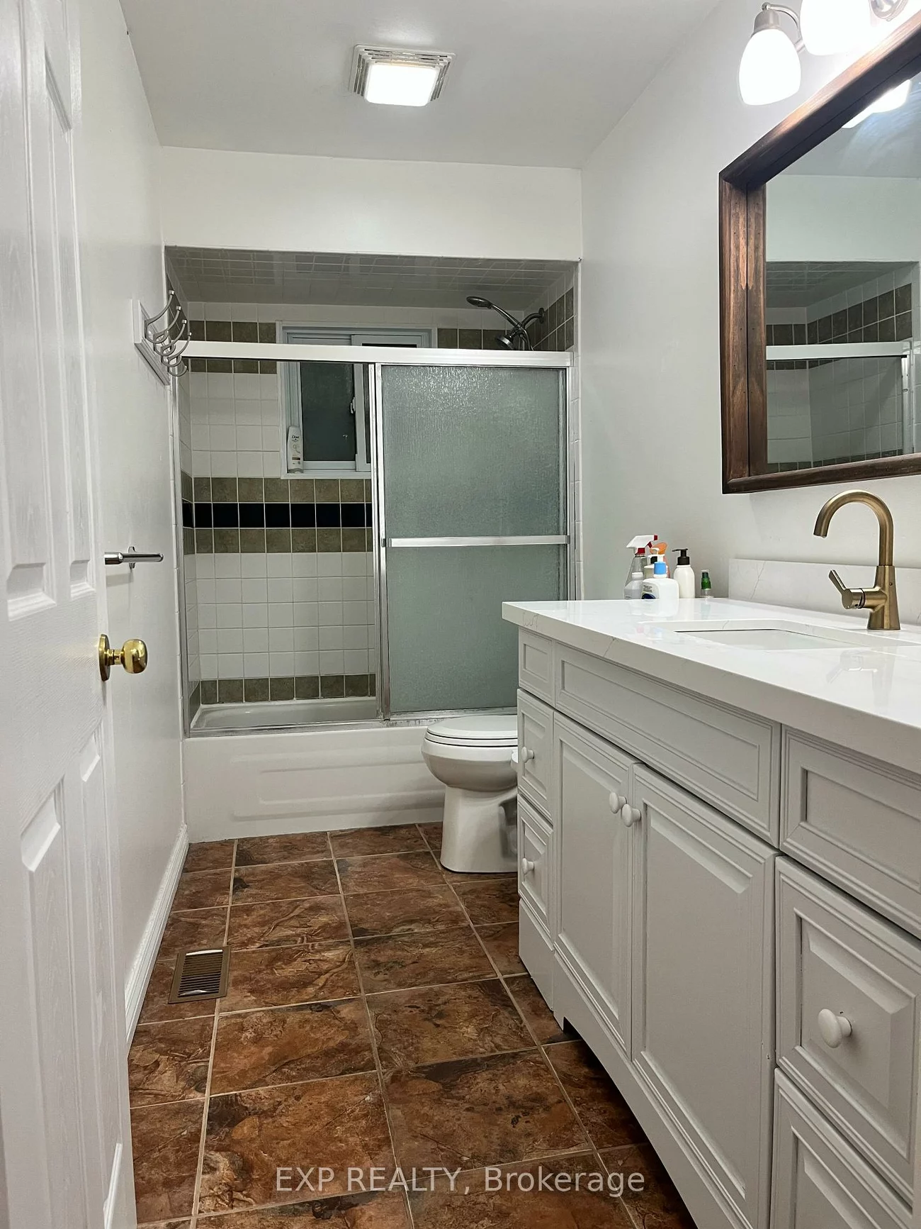216, Colborne, Bradford, Bradford West Gwillimbury