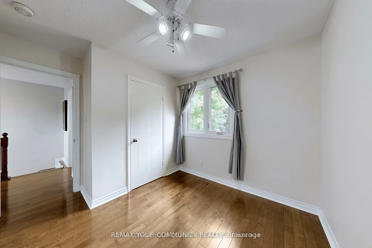 22, Hulst, Bradford, Bradford West Gwillimbury