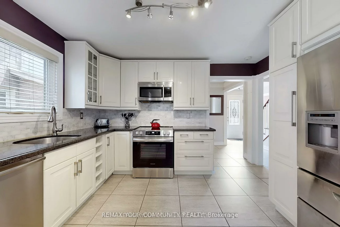 22, Hulst, Bradford, Bradford West Gwillimbury