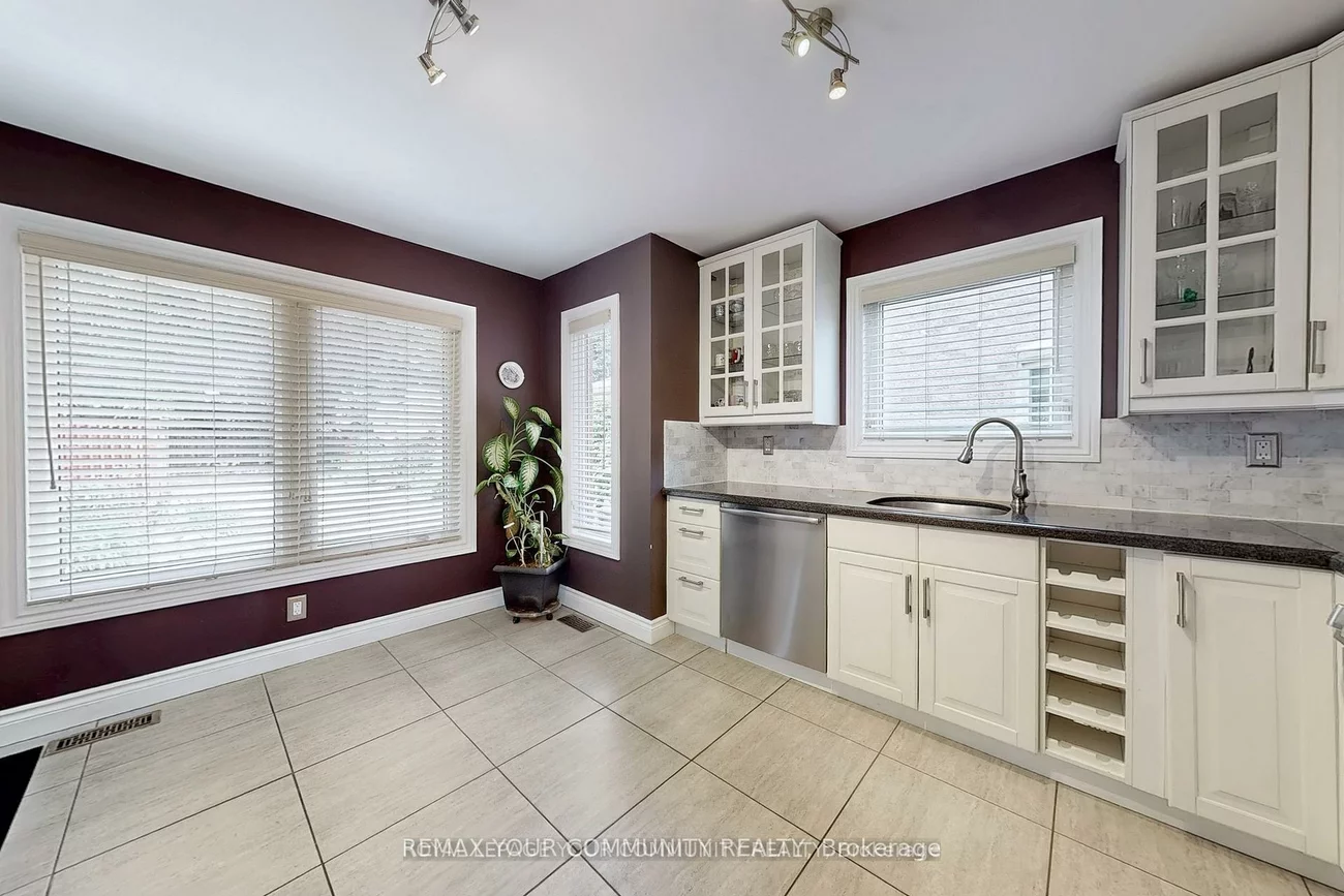 22, Hulst, Bradford, Bradford West Gwillimbury