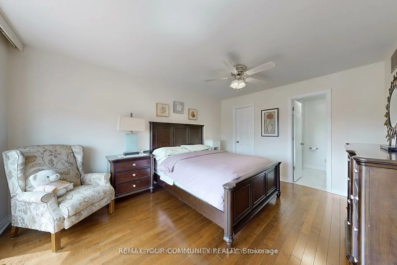 22, Hulst, Bradford, Bradford West Gwillimbury