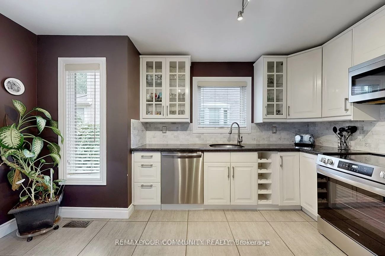 22, Hulst, Bradford, Bradford West Gwillimbury