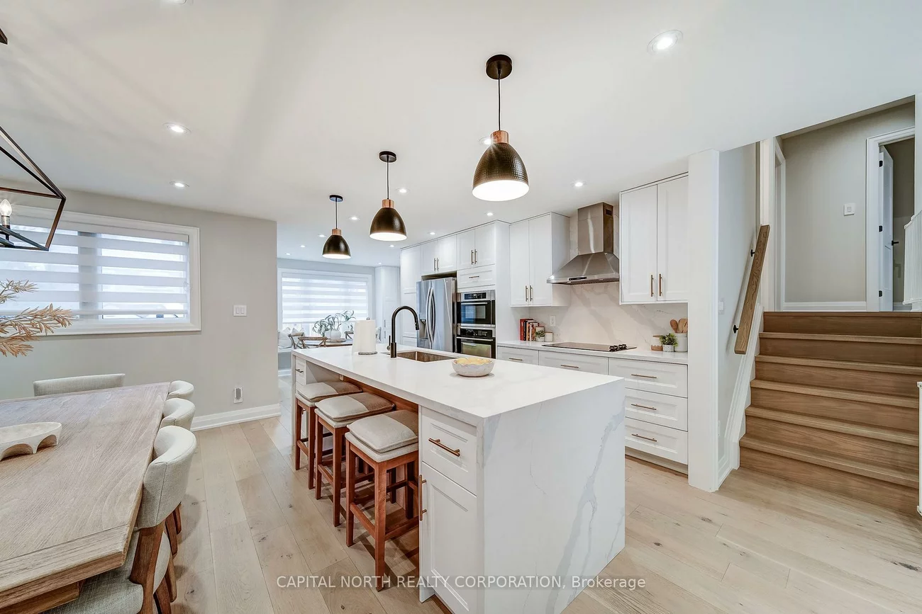 52, Wood, Bradford, Bradford West Gwillimbury