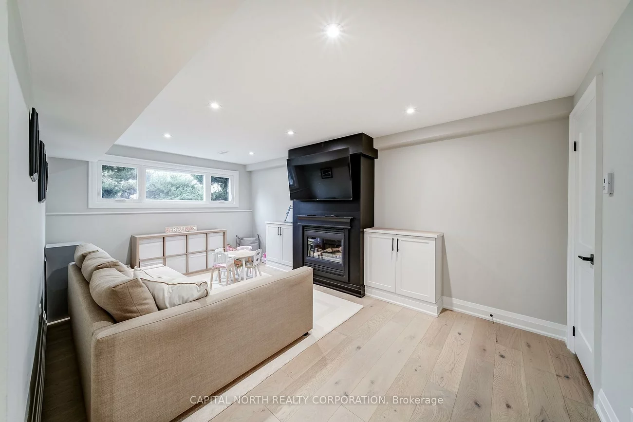 52, Wood, Bradford, Bradford West Gwillimbury