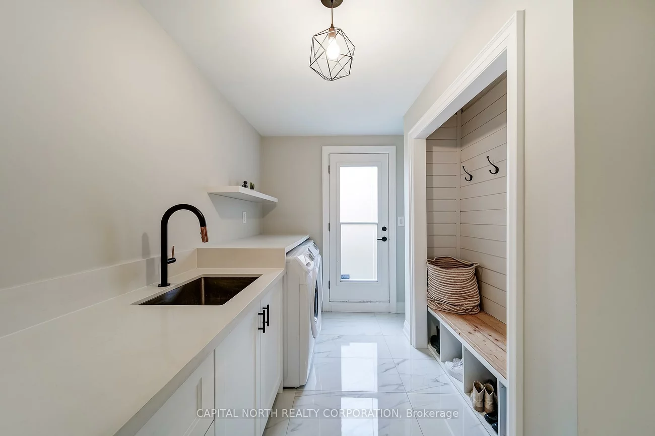 52, Wood, Bradford, Bradford West Gwillimbury