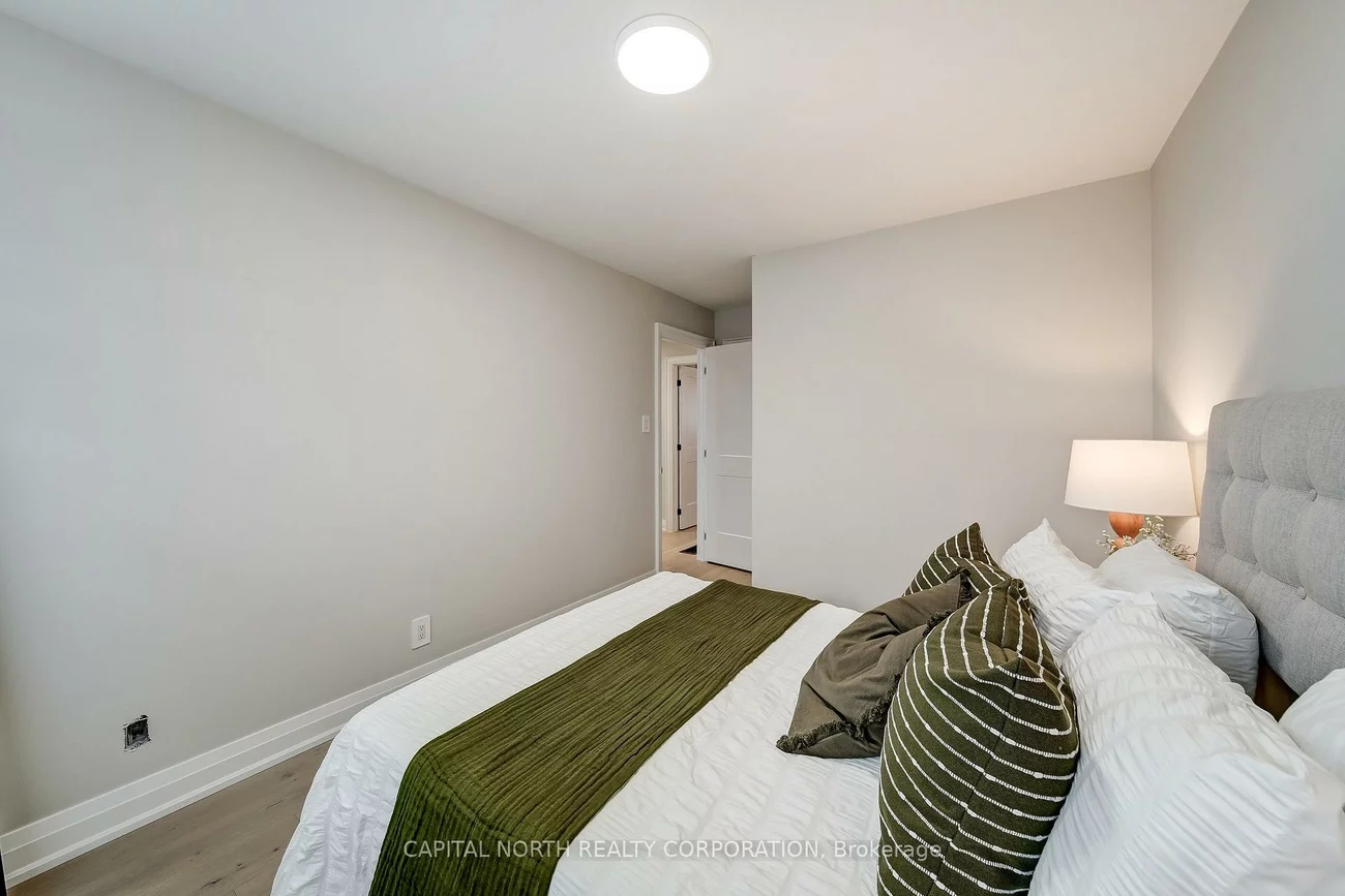 52, Wood, Bradford, Bradford West Gwillimbury