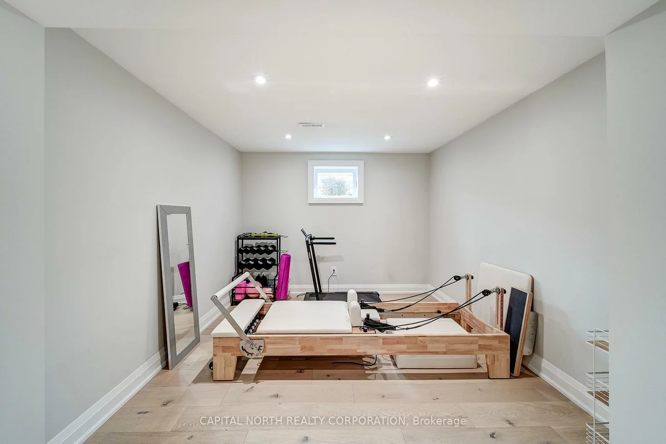 52, Wood, Bradford, Bradford West Gwillimbury