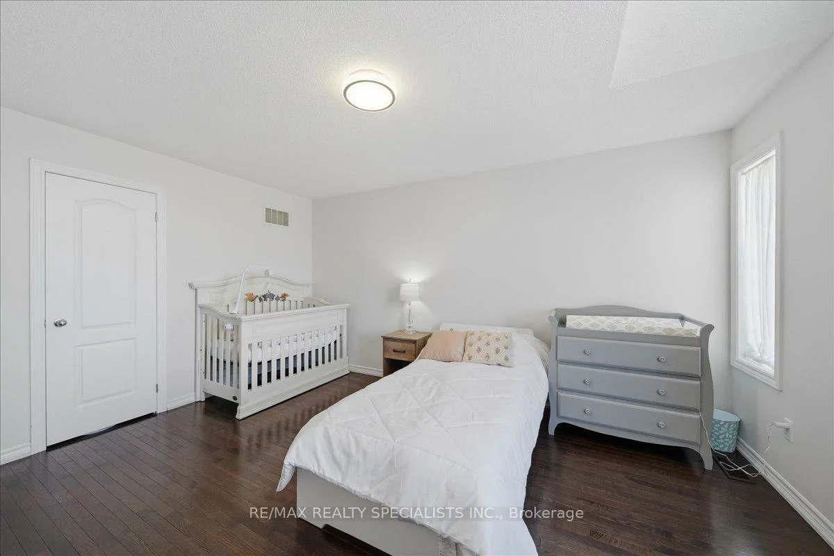 136, Noble, Bradford, Bradford West Gwillimbury