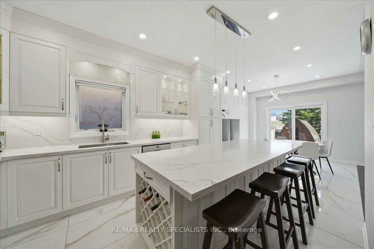 136, Noble, Bradford, Bradford West Gwillimbury