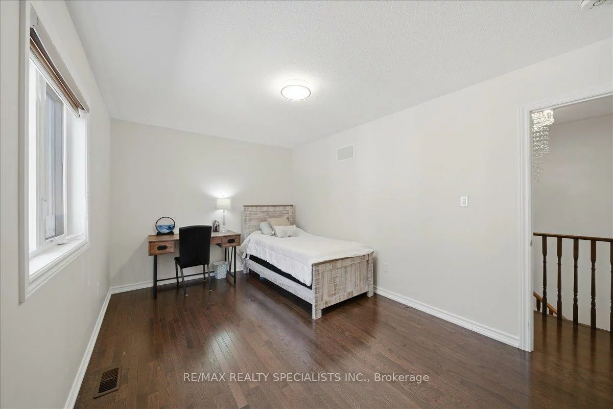 136, Noble, Bradford, Bradford West Gwillimbury