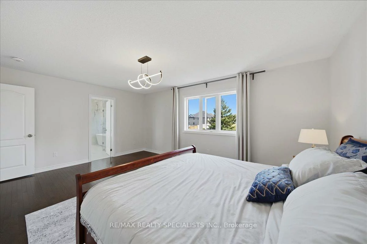 136, Noble, Bradford, Bradford West Gwillimbury