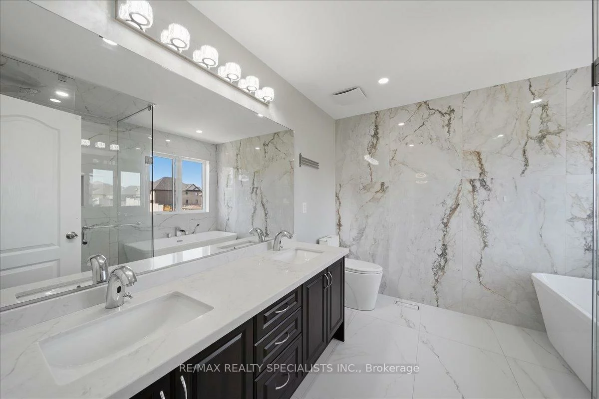 136, Noble, Bradford, Bradford West Gwillimbury