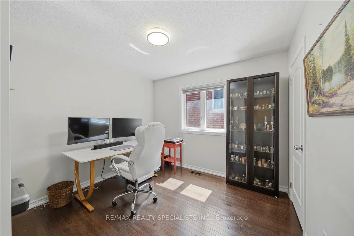 136, Noble, Bradford, Bradford West Gwillimbury