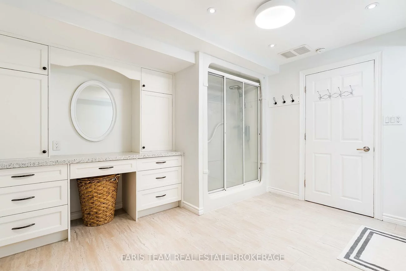 64, Milligan, Bradford, Bradford West Gwillimbury