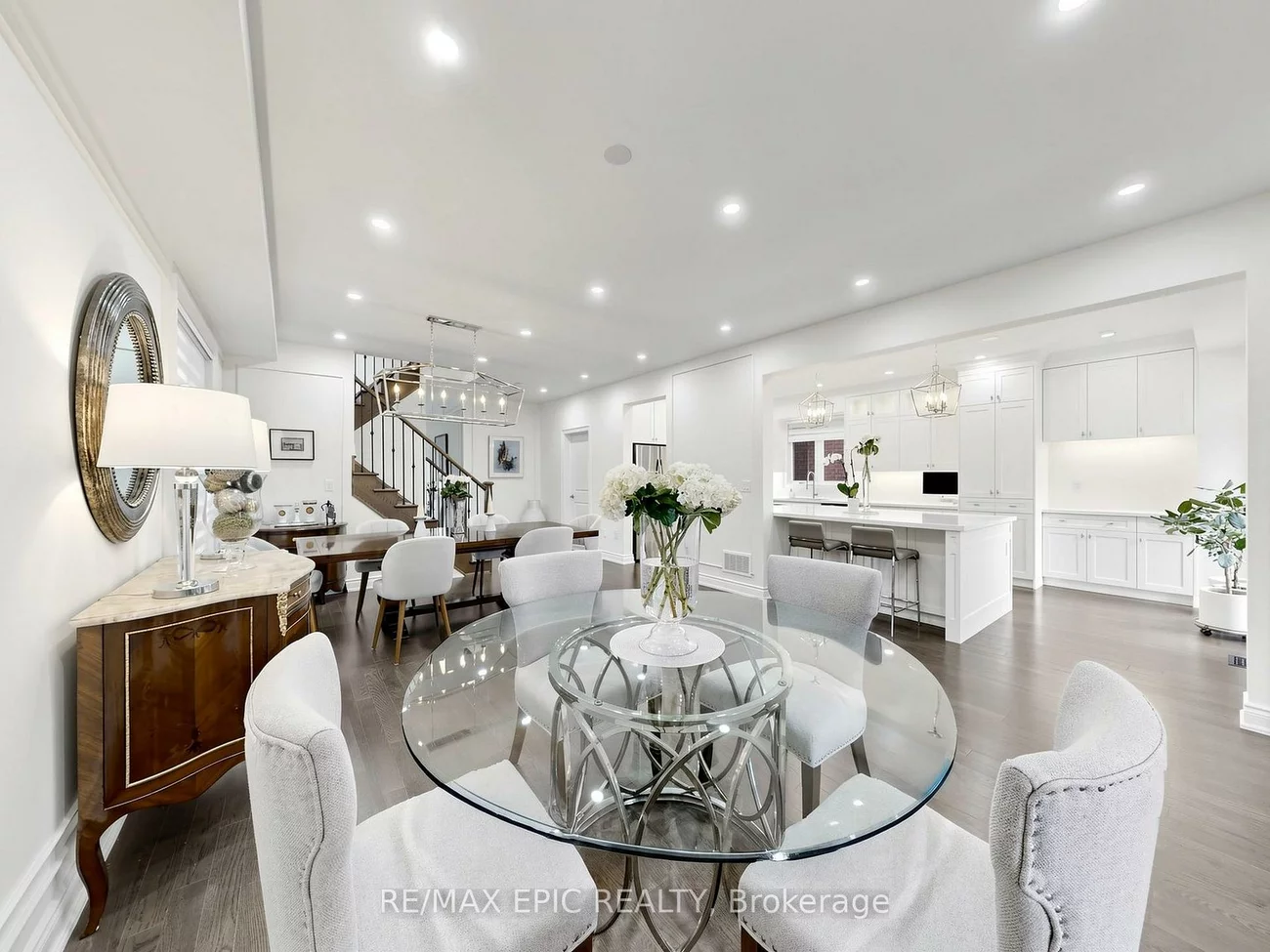 122, Scarlet, Bradford, Bradford West Gwillimbury