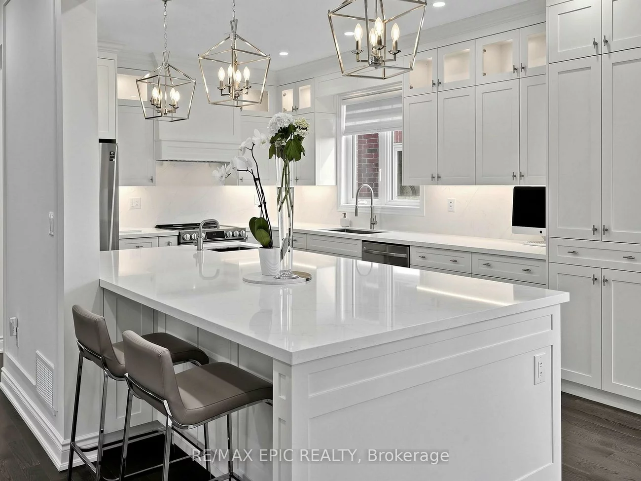 122, Scarlet, Bradford, Bradford West Gwillimbury