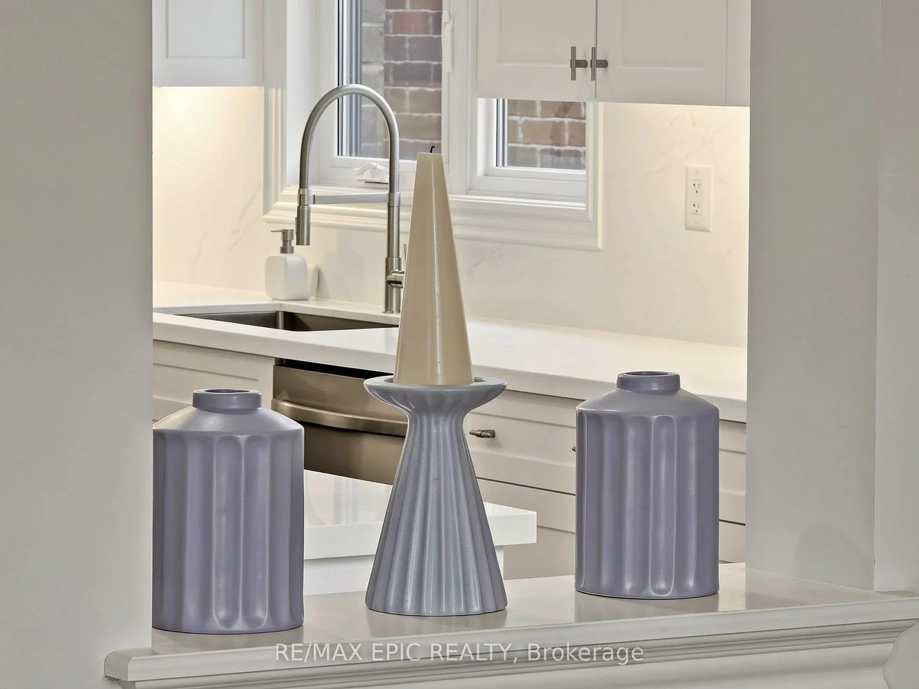 122, Scarlet, Bradford, Bradford West Gwillimbury