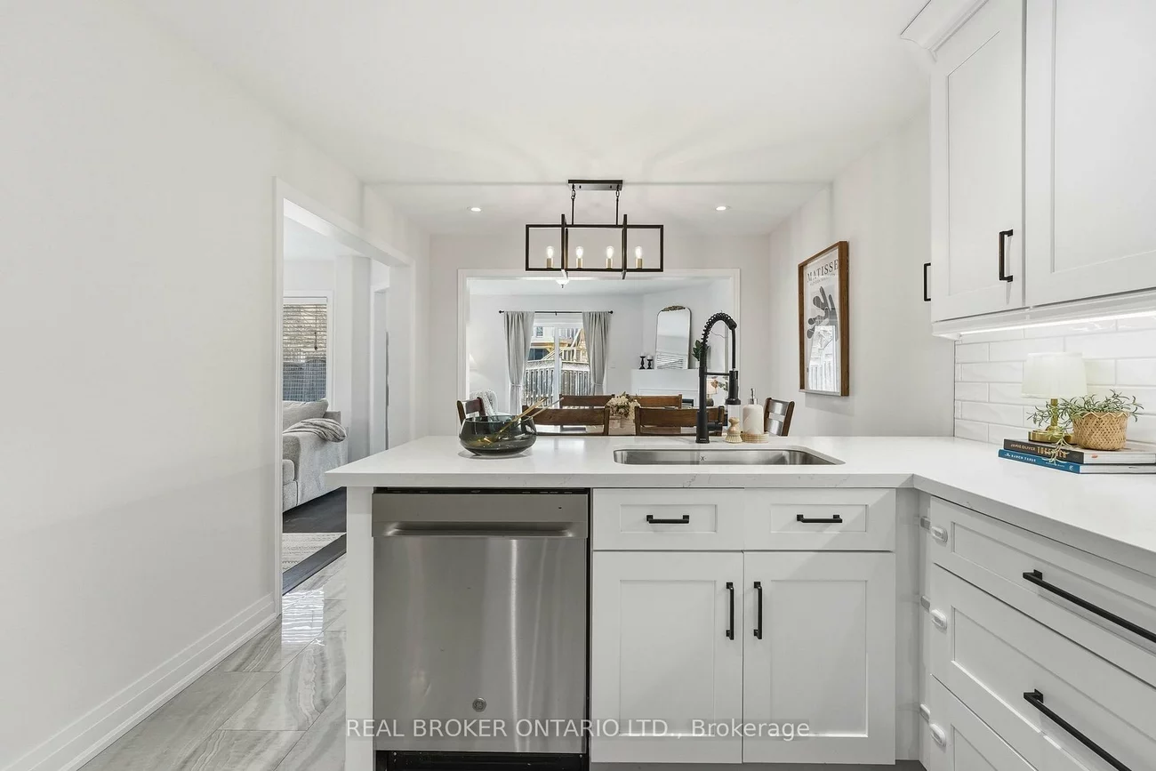 55, Christina, Bradford, Bradford West Gwillimbury