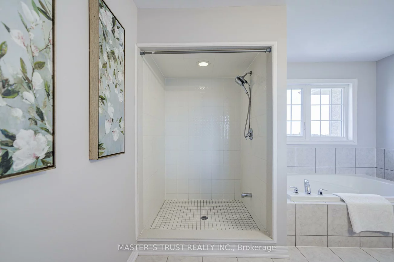 137, Brookview, Bradford, Bradford West Gwillimbury