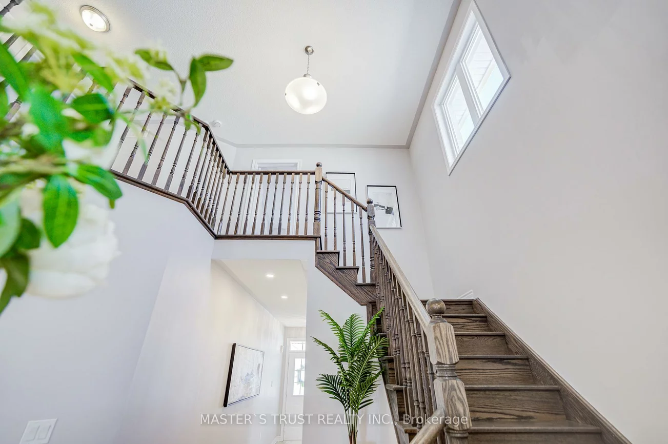 137, Brookview, Bradford, Bradford West Gwillimbury