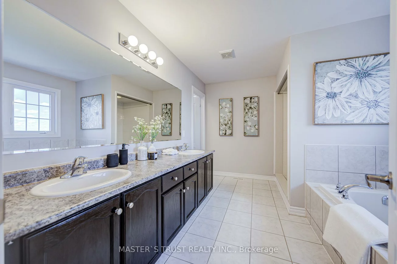 137, Brookview, Bradford, Bradford West Gwillimbury