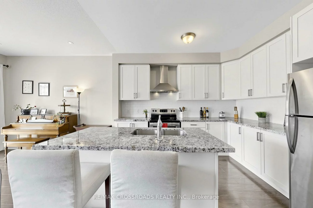 6, Angela, Bradford, Bradford West Gwillimbury