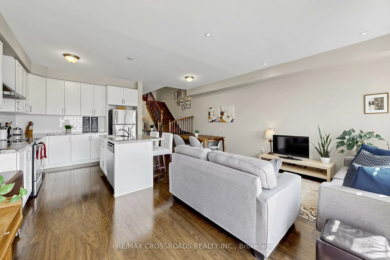 6, Angela, Bradford, Bradford West Gwillimbury