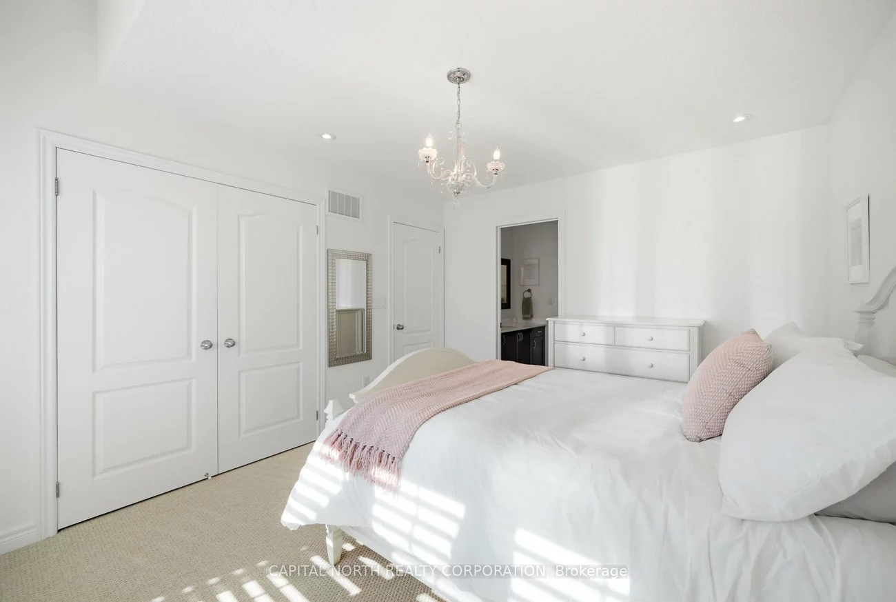 72, Jewelwing, Bradford, Bradford West Gwillimbury