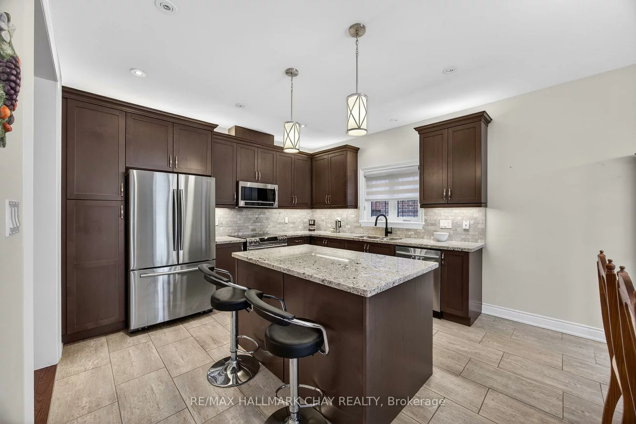 101, Gardiner, Bradford, Bradford West Gwillimbury