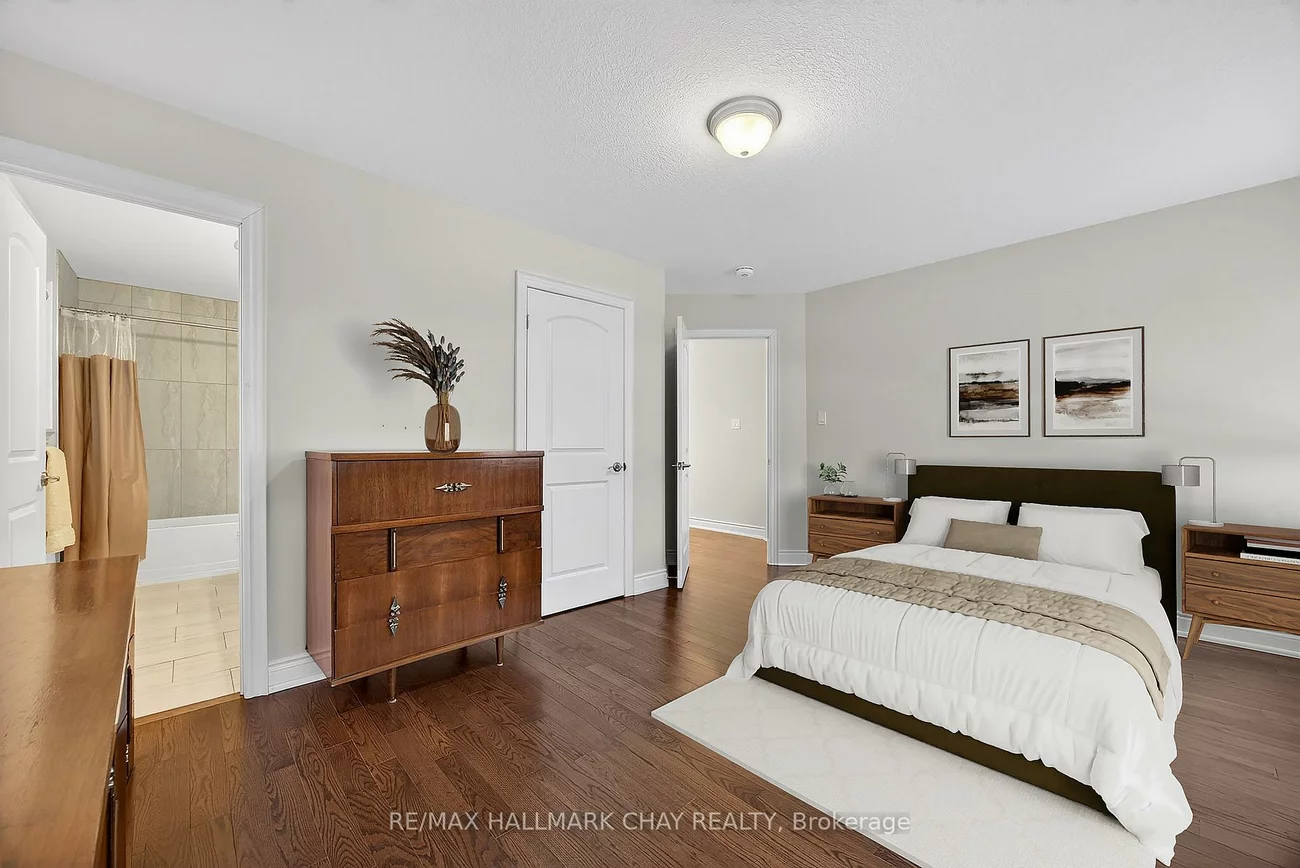 101, Gardiner, Bradford, Bradford West Gwillimbury