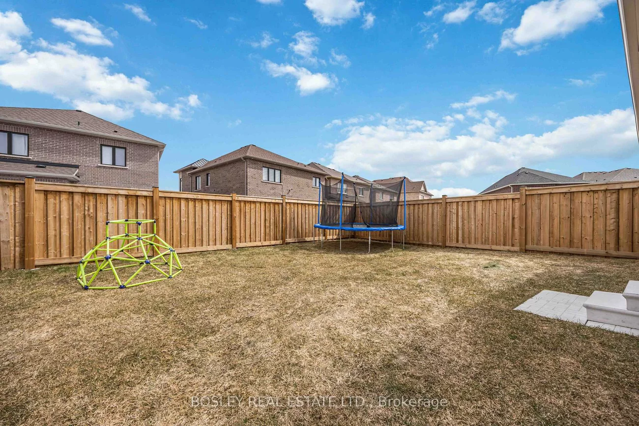29, Ferragine, Bradford, Bradford West Gwillimbury