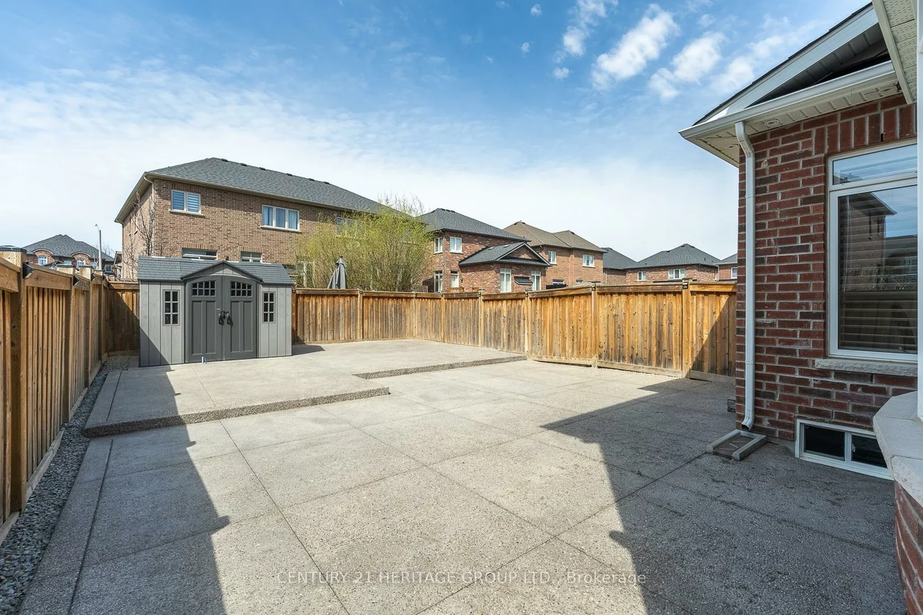 103, Cayton, Bradford, Bradford West Gwillimbury