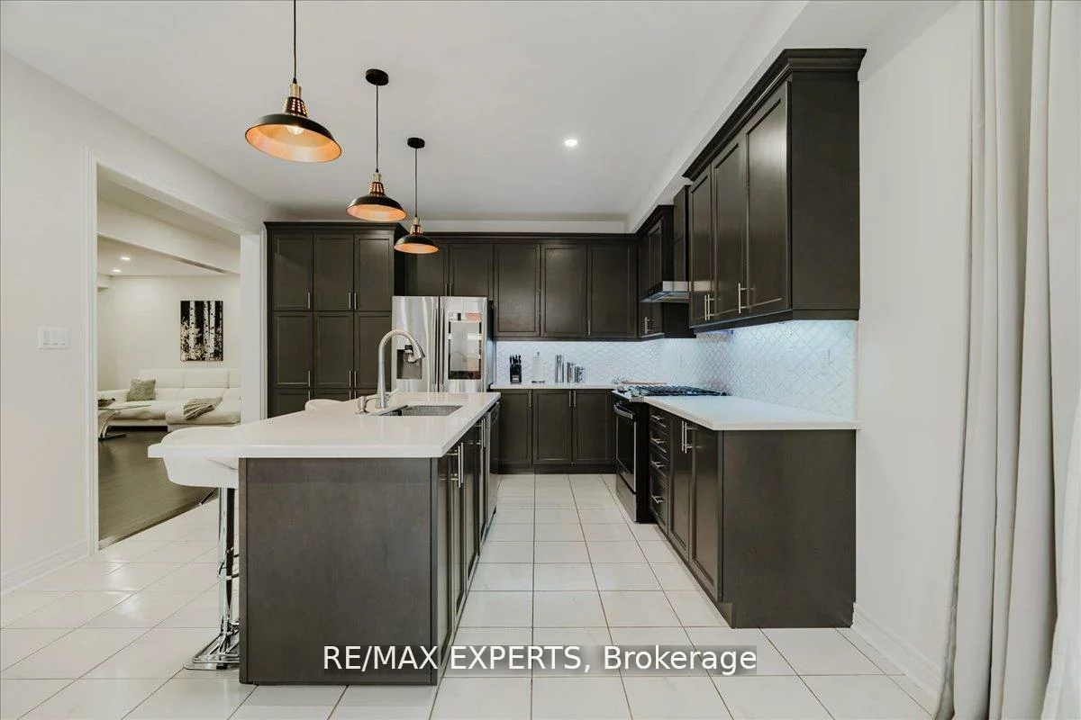 43, Lewis, Bradford, Bradford West Gwillimbury