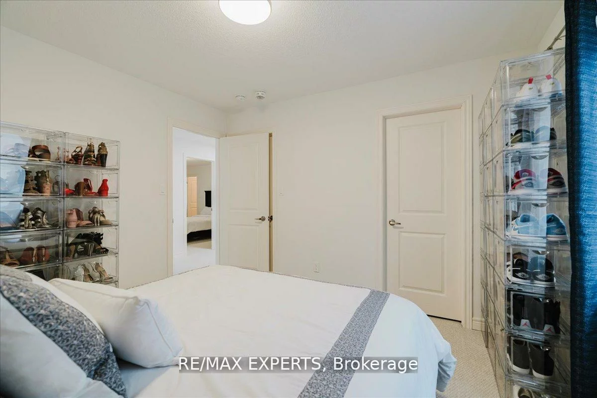43, Lewis, Bradford, Bradford West Gwillimbury