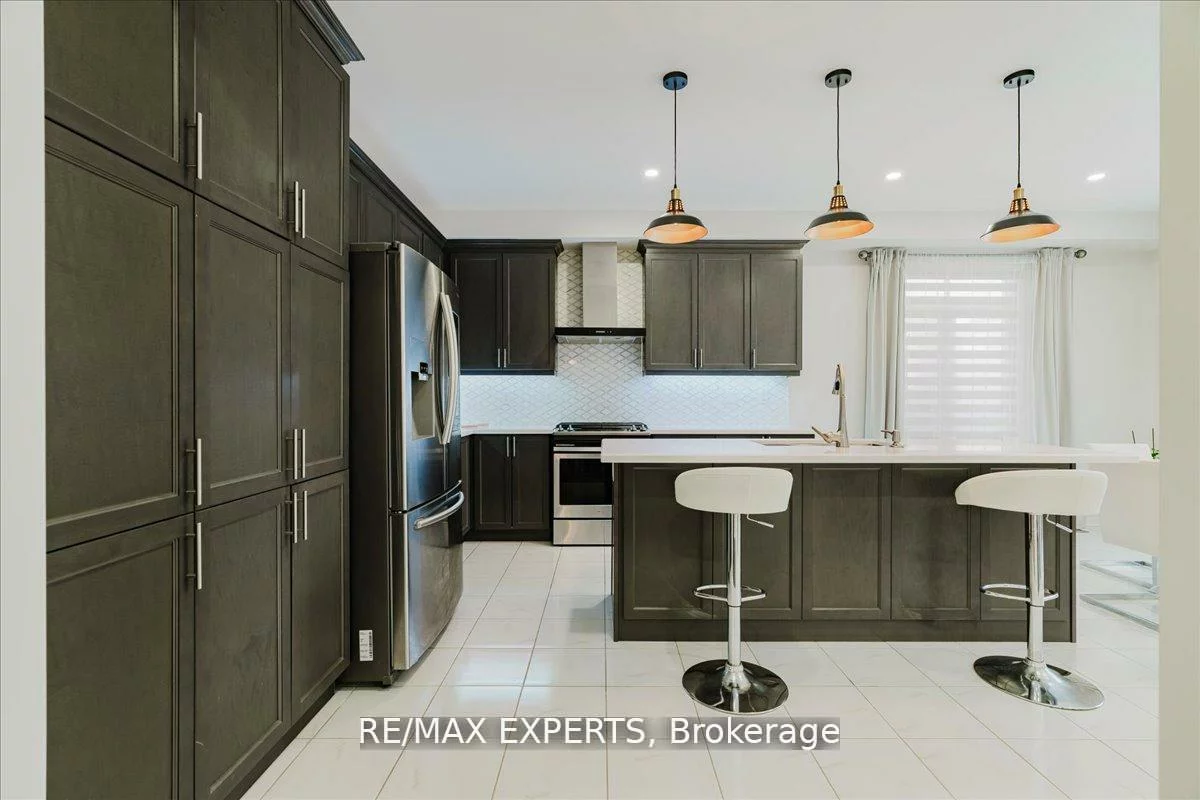 43, Lewis, Bradford, Bradford West Gwillimbury